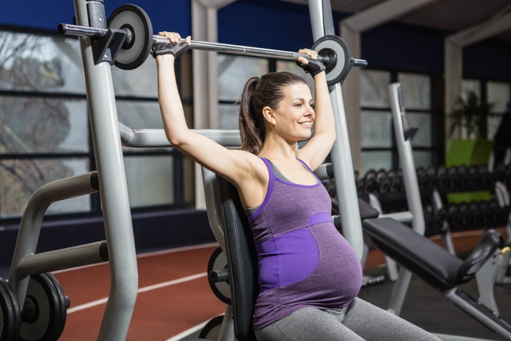 weight lifting pregant woman